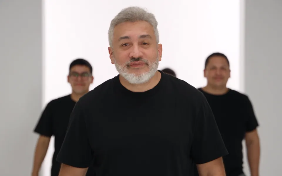 Sandro Meléndez en clase