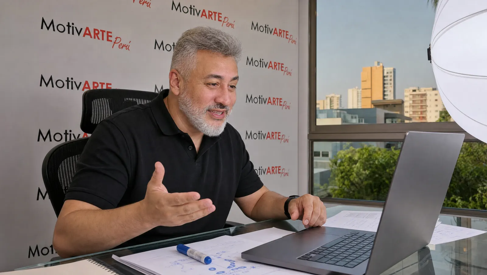 Sandro Meléndez en una sesión online