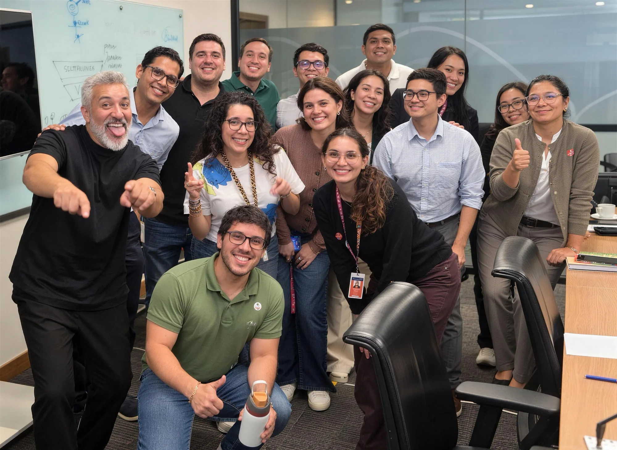 Sandro Meléndez con un equipo comercial al cierre de un In House